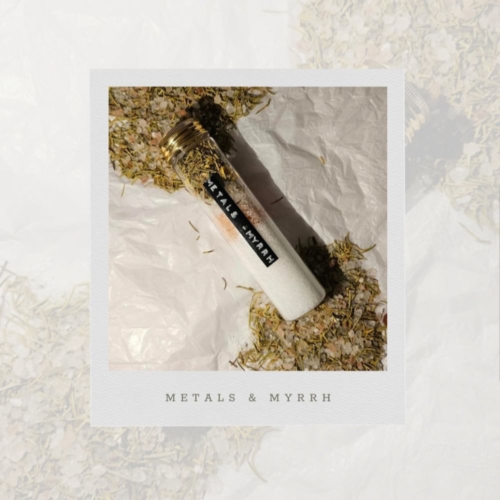 Aromatherapy bath salts tubs by Metals & Myrrh  (on etsy)